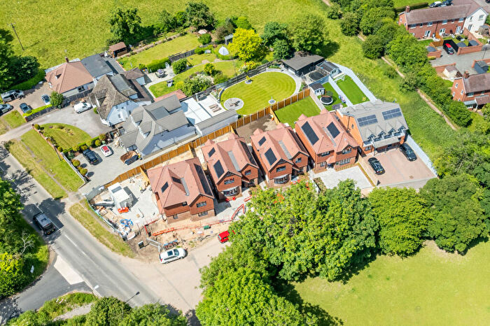 4 Bedroom Detached House For Sale In Mulberry Place, Smallford, St. Albans, Hertfordshire, AL4