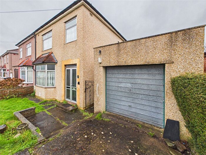 3 Bedroom Semi Detached House For Sale In Bourne Close, Kingswood, Bristol, BS15