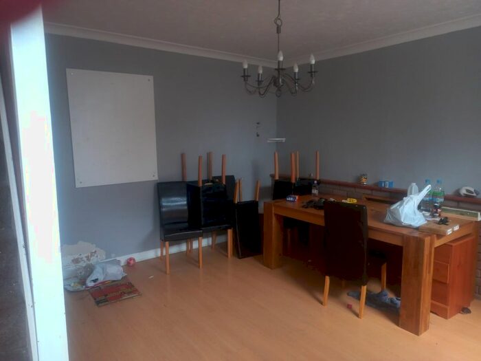 3 Bedroom End Of Terrace House For Sale In Penrhiwfer Road, Tonypandy, CF40
