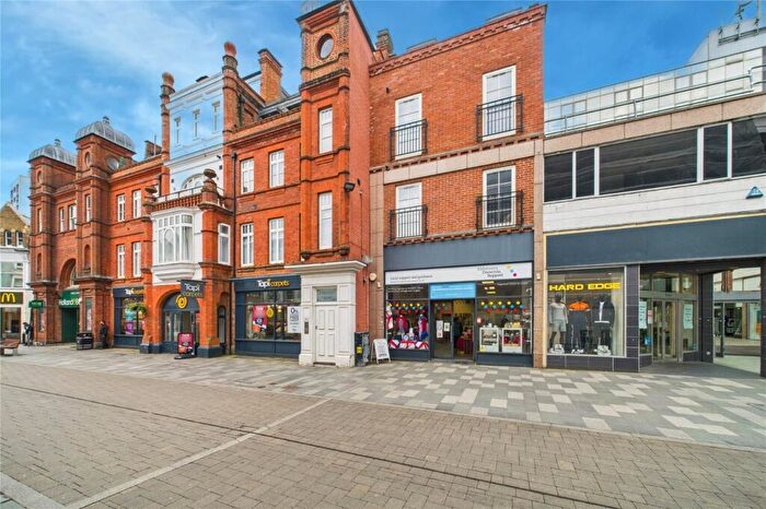 1 Bedroom Flat To Rent In High Street, Maidenhead, Berkshire, SL6