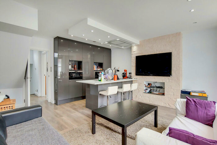 3 Bedroom Flat To Rent In Ravensworth Road, Kensal Green, NW10