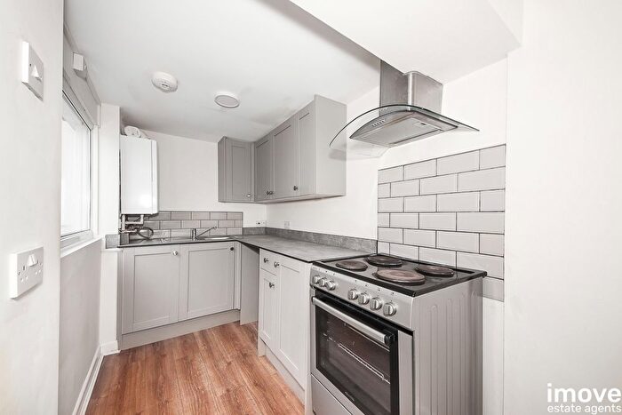 2 Bedroom Flat To Rent In Princes Road, Torquay, TQ1