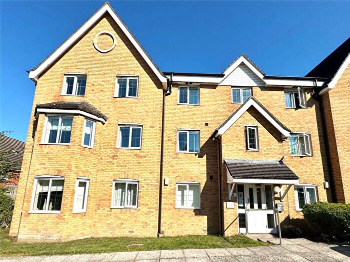 2 Bedroom Flat For Sale In Bracken Green, East Ardsley, Wakefield, West Yorkshire, WF3