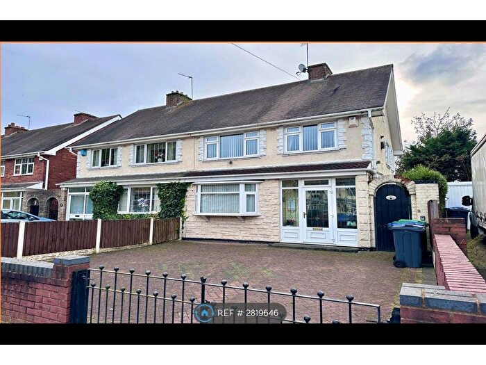 3 Bedroom Semi Detached House To Rent In Glebefields Road, Tipton, DY4