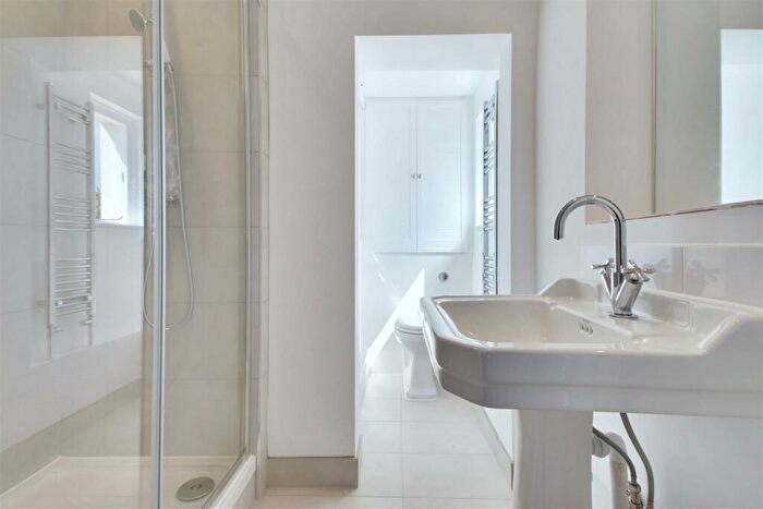 1 Bedroom Flat For Sale In Lansdowne Road, Worthing, BN11