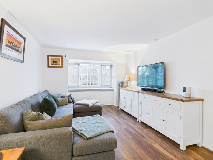 1 Bedroom Flat For Sale In Oakfields, Lychpit, Basingstoke, RG24