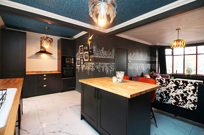 4 Bedroom Semi-Detached House For Sale In West Drive, Thornton-Cleveleys, FY5