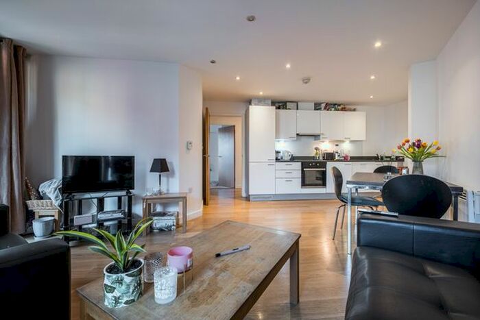 2 Bedroom Flat To Rent In Mybase, Borough SE1