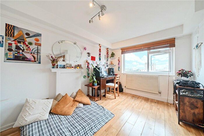 1 Bedroom Apartment For Sale In Battersea High Street, London, SW11