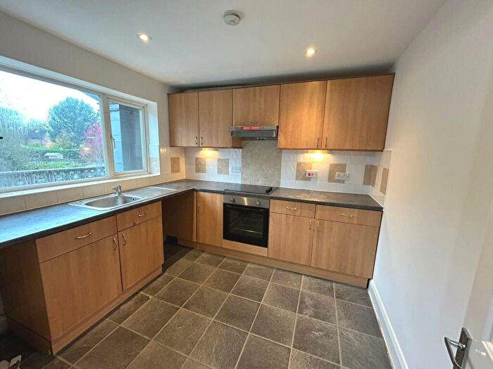 2 Bedroom Maisonette To Rent In Kingpost Parade, Guildford, GU1