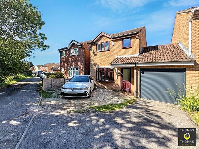 3 Bedroom Detached House For Sale In Lower Meadow, Quedgeley, GL2