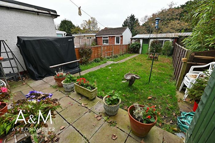 3 Bedroom End Of Terrace House For Sale In Craven Gardens, Barkingside, IG6