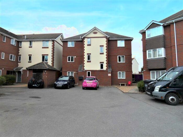 1 Bedroom Flat To Rent In Whiteacres Close, Gosport, Hampshire, PO12
