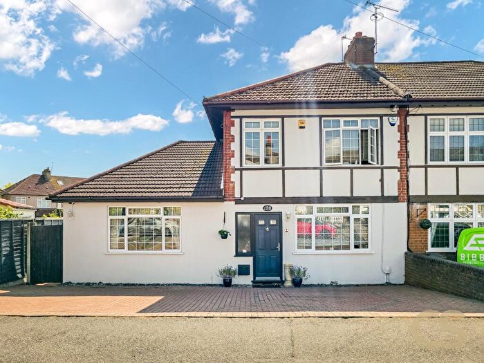 4 Bedroom Semi-Detached House For Sale In Blindmans Lane, Cheshunt, Hertfordshire, EN8