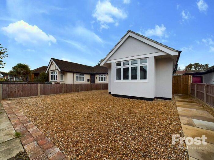 4 Bedroom Semi-Detached House To Rent In Parkland Grove, Ashford, Surrey, TW15
