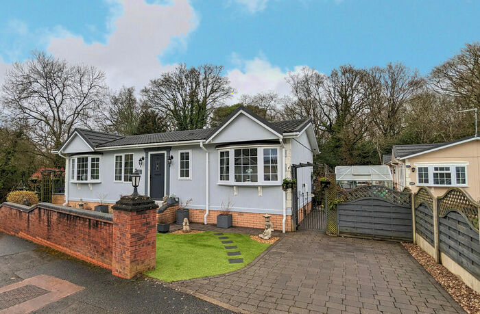 2 Bedroom Mobile Home For Sale In Oak Tree Farm, Juggins Lane, Earlswood, B94