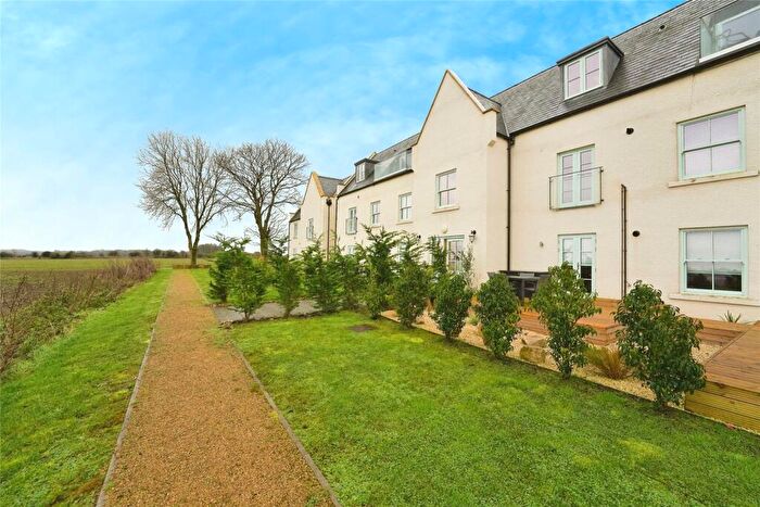 2 Bedroom Flat For Sale In Windrush Heights, Burford, OX18