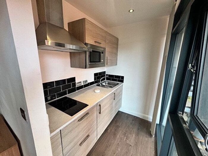 Studio To Rent In Bracken House, - Charles Street, Manchester, Lancashire, M1