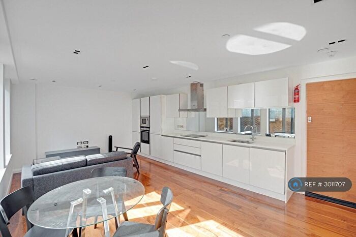 1 Bedroom Flat To Rent In Aston House, London, EC4A