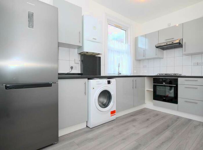 1 Bedroom Flat To Rent In Kitchener Road, Seven Sisters, N17