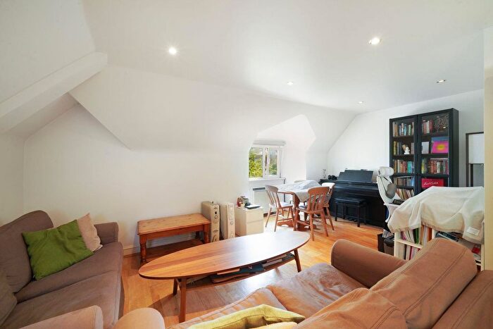 2 Bedroom Flat To Rent In Station Parade, London, NW2