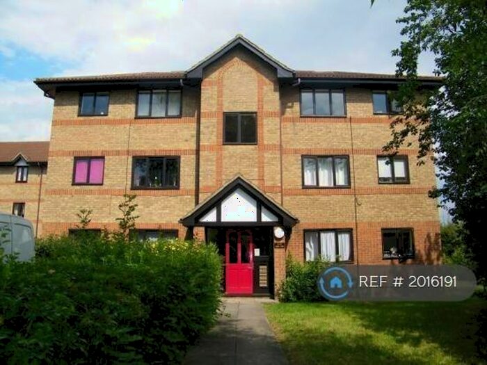 1 Bedroom Flat To Rent In Dalrymple Close, London, N14