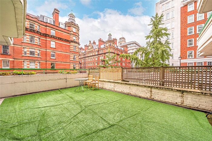 3 Bedroom Flat To Rent In Dorset House, Gloucester Place, London, NW1