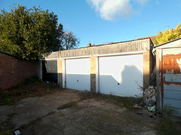 Garage / Parking To Rent In Green Lane, Portsmouth, PO3
