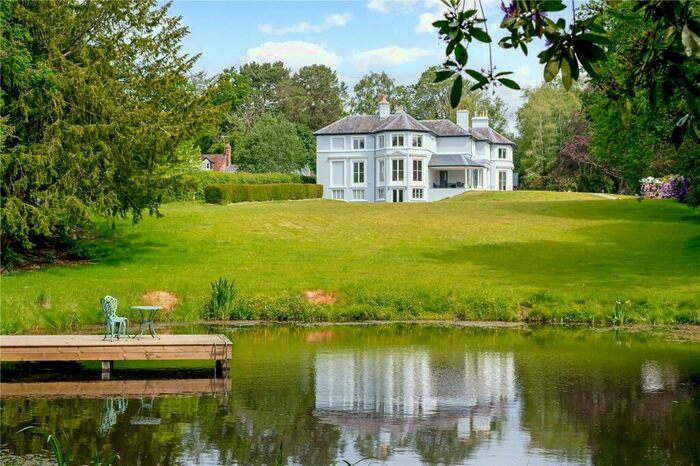 6 Bedroom Detached House For Sale In Turners Hill Road, Crawley, RH10