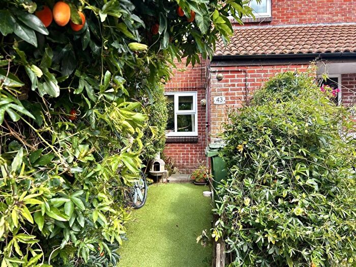 1 Bedroom Flat For Sale In The Woodpeckers, Weymouth, DT3