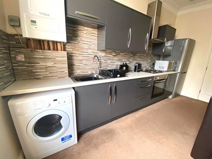 3 Bedroom Private Hall To Rent In A Castle Hill, Lancaster, LA1