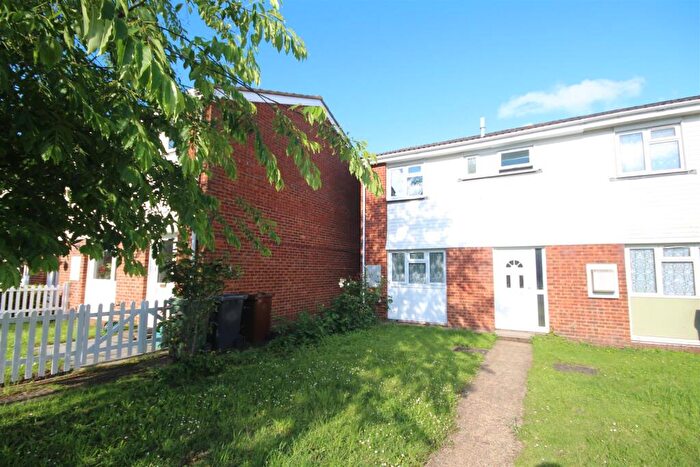 3 Bedroom House For Sale In Parsons Green, Guildford, GU1