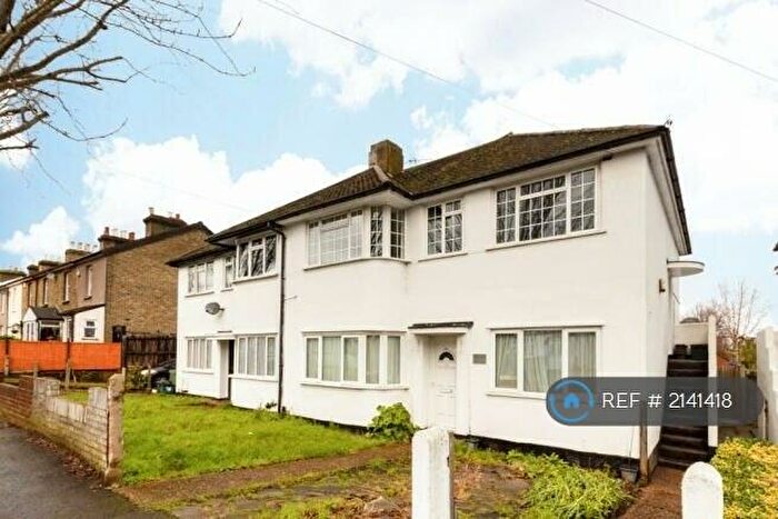 2 Bedroom Maisonette To Rent In Bute Gardens West, Wallington, SM6