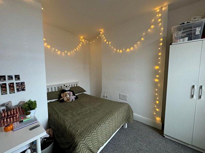 7 Bedroom Detached House To Rent In Derby Road, Nottingham, Nottinghamshire, NG7