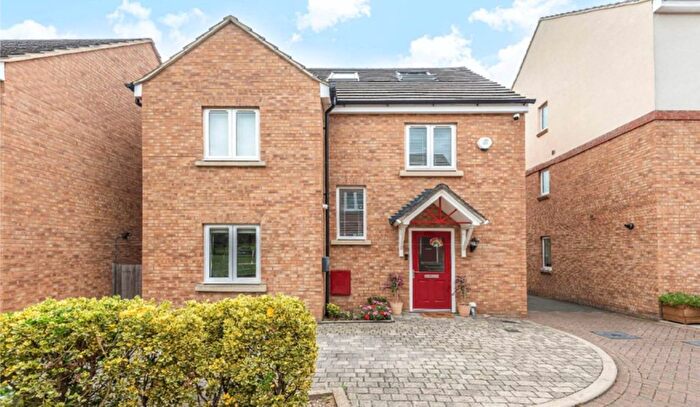 5 Bedroom Detached House To Rent In Thomas Drive, Uxbridge, UB8