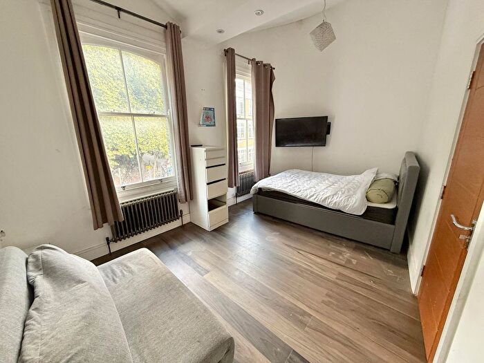 1 Bedroom Flat To Rent In London, E2