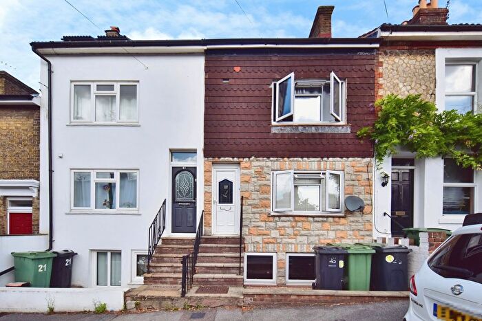 6 Bedroom Terraced House For Sale In Randall Street, Maidstone, Kent, ME14