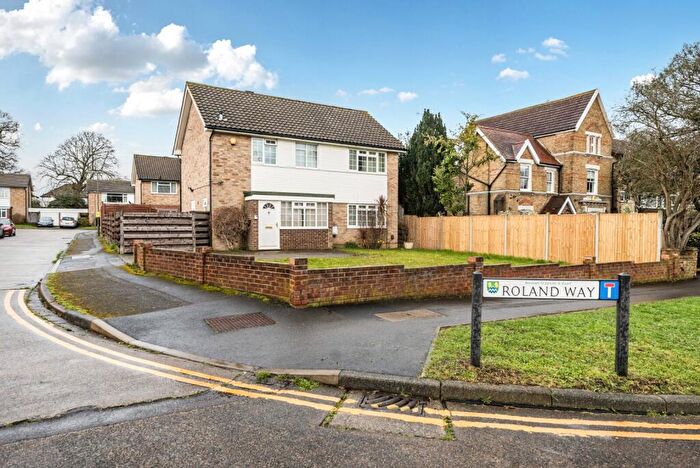 3 Bedroom Detached House To Rent In The Avenue, Worcester Park, KT4