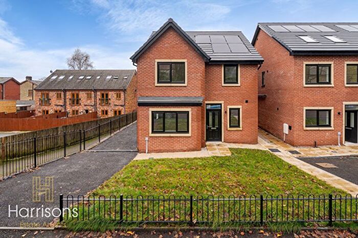 4 Bedroom Property To Rent In Sunnybank Terraced, Darwen, BB3