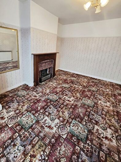 3 Bedroom Semi-Detached House To Rent In Grosvenor Drive, Hornchurch, RM11