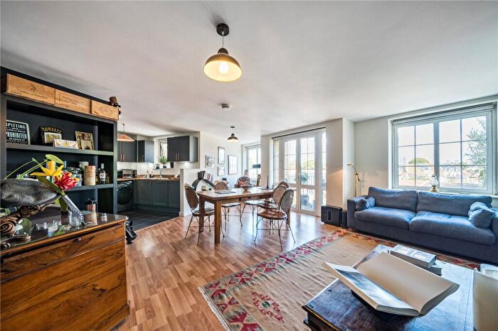 2 Bedroom Apartment For Sale In Coborn Road, London, E3