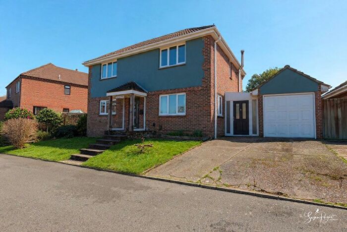 3 Bedroom Detached House For Sale In Green Lane, Cowes, PO31