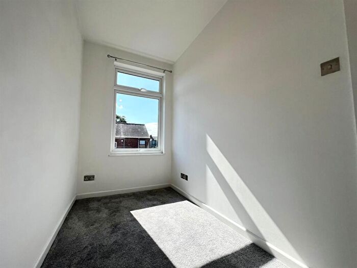 2 Bedroom End Of Terrace House To Rent In John Street, Chesterfield, S40