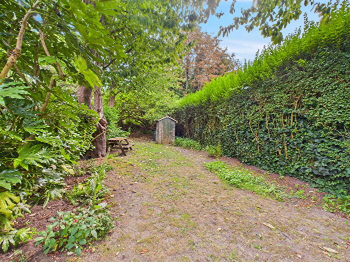 1 Bedroom Flat For Sale In Bridge Road, Worthing, BN14