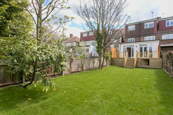 5 Bedroom Semi-Detached House To Rent In Montpelier Rise, Golders Green, Brent Cross, London, NW11