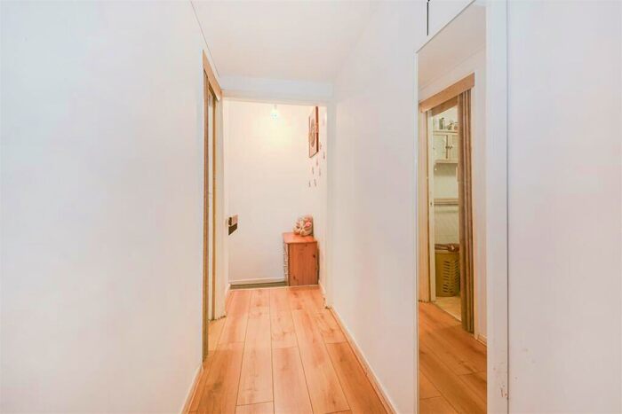 2 Bedroom Flat For Sale In Heathpool House, Brady Street, London, E1