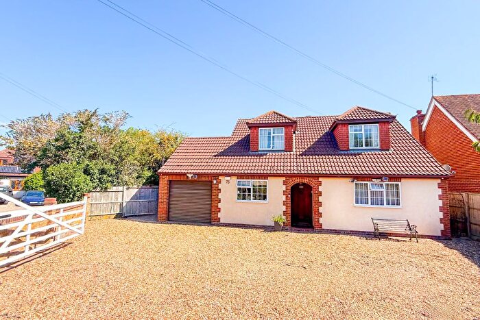 3 Bedroom Detached House To Rent In Wraysbury, Berkshire, TW19