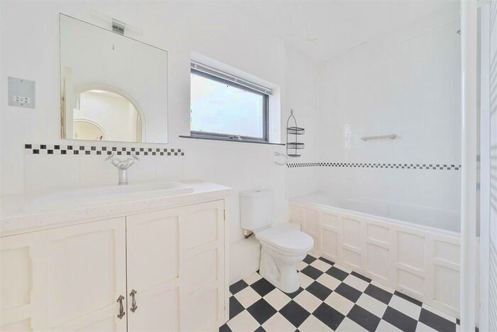 3 Bedroom Apartment For Sale In The Fort, Cawsand, Torpoint, PL10