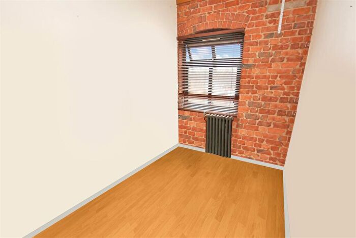 2 Bedroom Apartment For Sale In York Road, Rushden, NN10