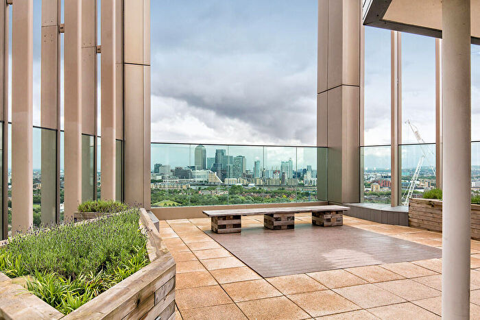 1 Bedroom Apartment To Rent In Ontario Point, Surrey Quays Road, London, SE16